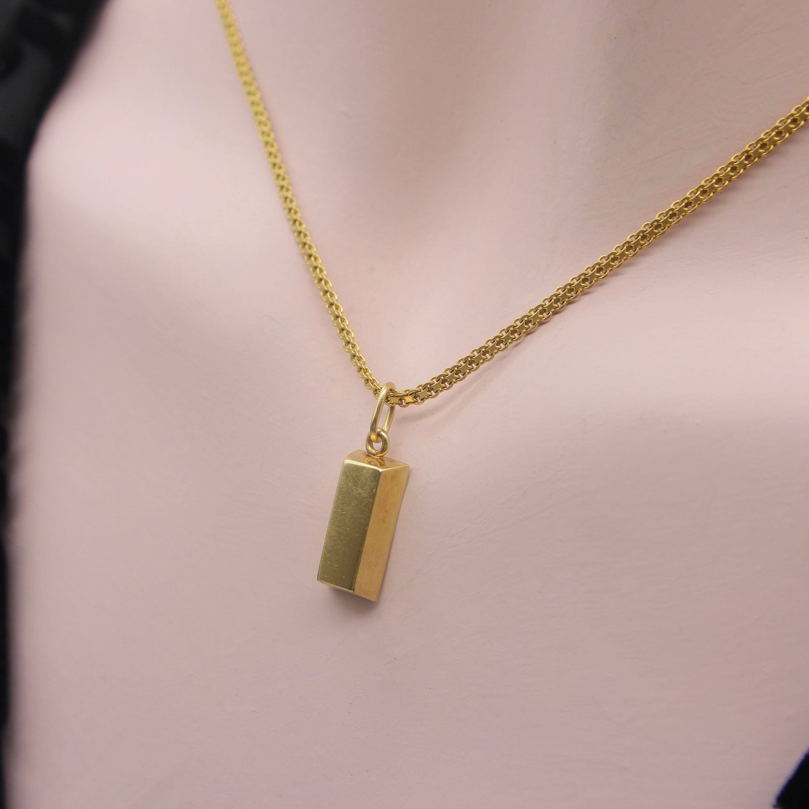 Cartier gold bar pendant sale