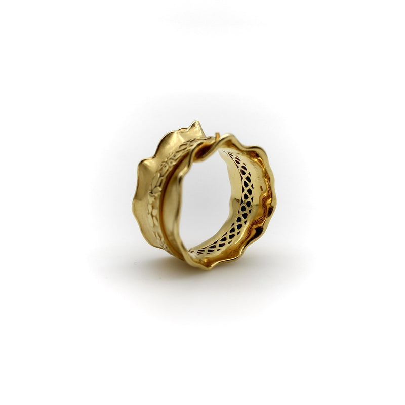 Carrera y Carrera 18K Gold Ribbon-esque Wide Band Ring Carrera y Carrera 