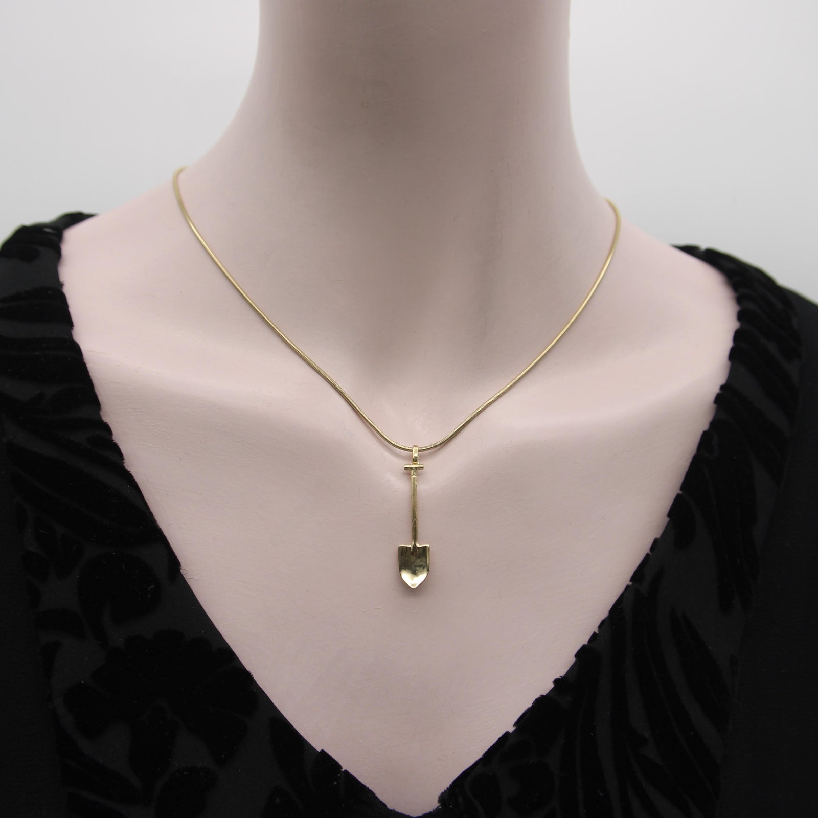 18K Gold Signature Shovel Charm or Pendant – Kirsten's Corner