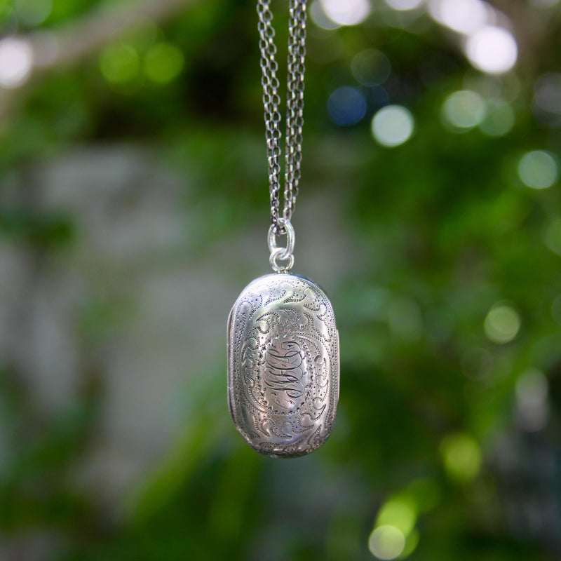 Sterling Silver Georgian Oblong Vinaigrette with Engraved Leaf Border jewelry Kirsten's Corner 