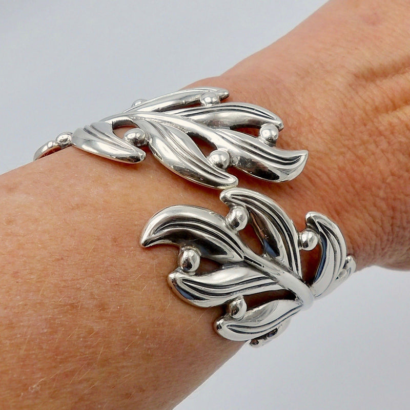 Leaf bracelet 2025