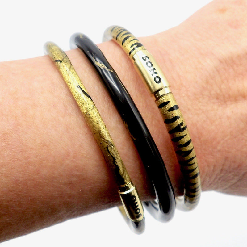 SOHO 18K Gold Black Enamel Calligraphic Stripe Bangle Bracelet Bracelet Kirsten's Corner Jewelry 