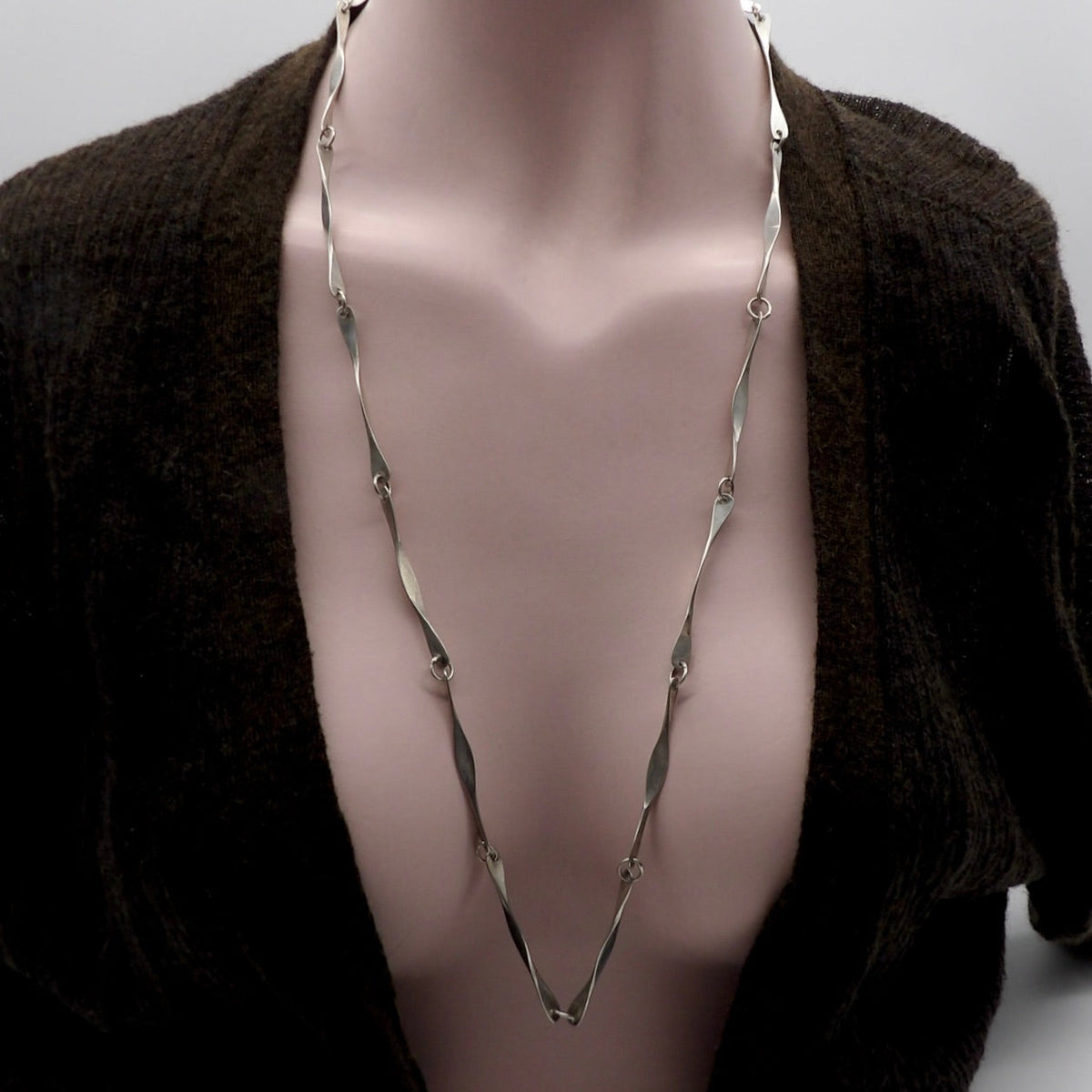 Vintage Sterling Silver Twisted Bar Link Chain | Kirsten's