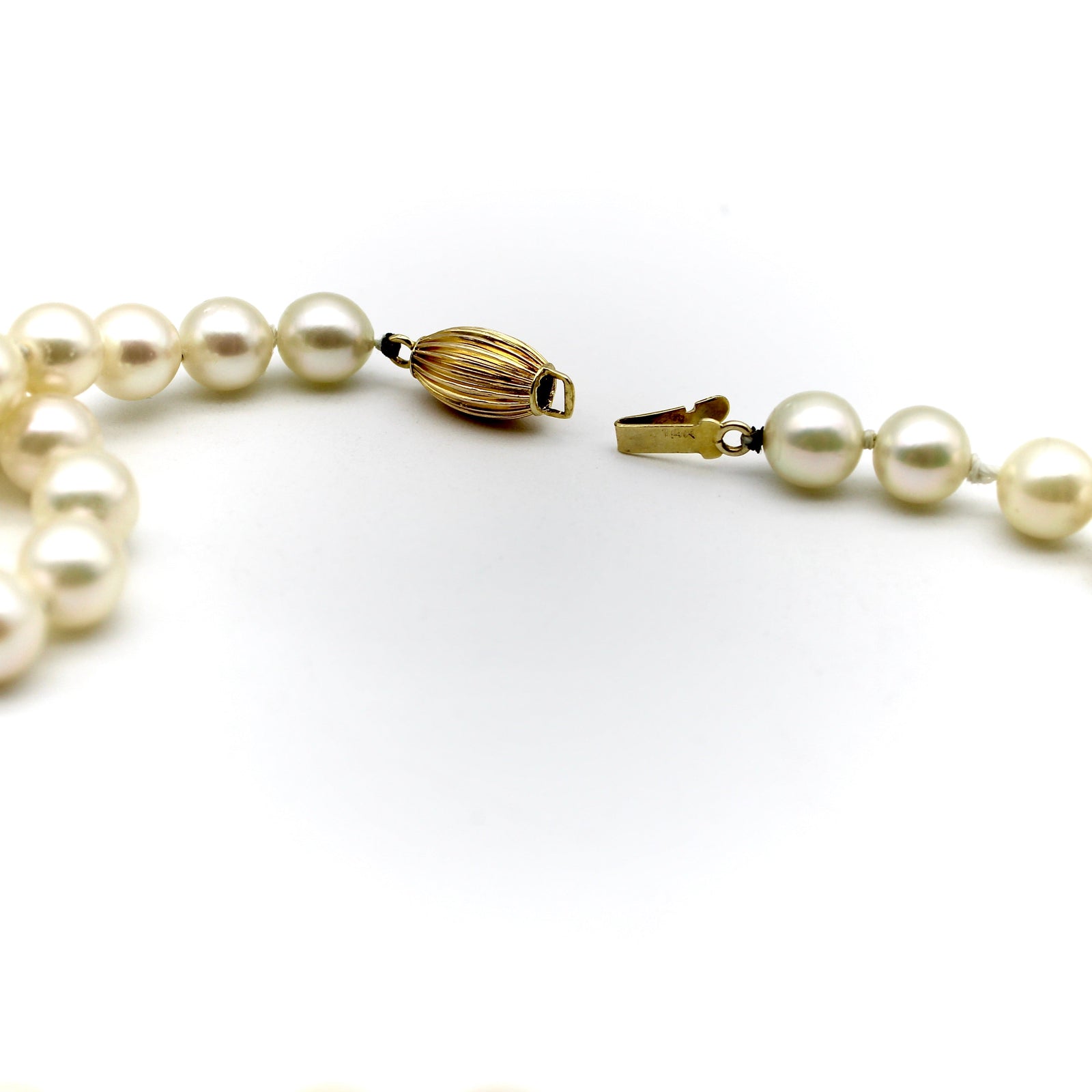 Vintage deals pearl necklace with 14KG clasp